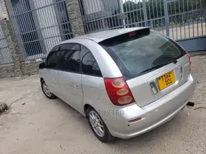 Toyota Nadia 2.0 135hp FWD 2003 Silver