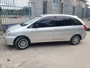 Toyota Nadia 2.0 135hp FWD 2003 Silver