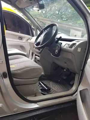 Toyota Nadia 2.0 135hp FWD 2003 Silver