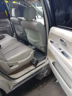 Toyota Nadia 2.0 135hp FWD 2003 Silver