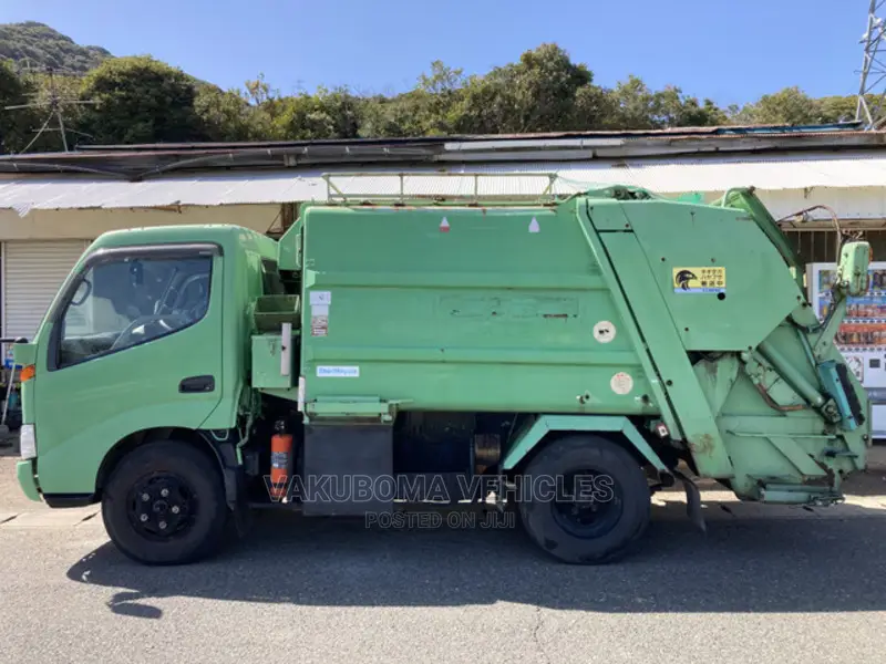 Toyota Dyna Garbage