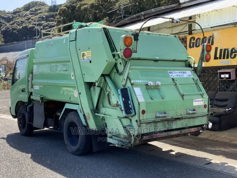 Toyota Dyna Garbage