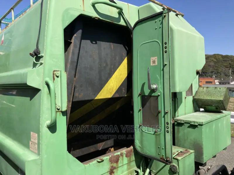 Toyota Dyna Garbage