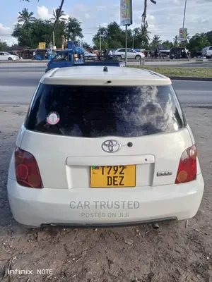 Toyota IST 2004 White