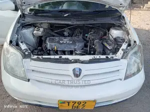 Toyota IST 2004 White