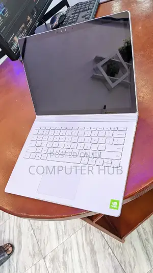 Laptop Microsoft Surface Book 2 8GB Intel Core I7 SSD 256GB