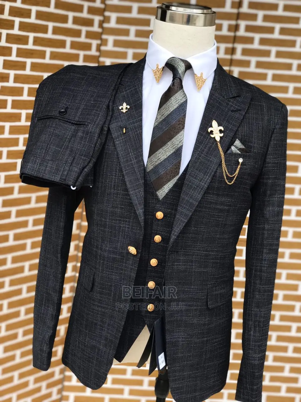 Men's Suits/ Suti Za Kiume
