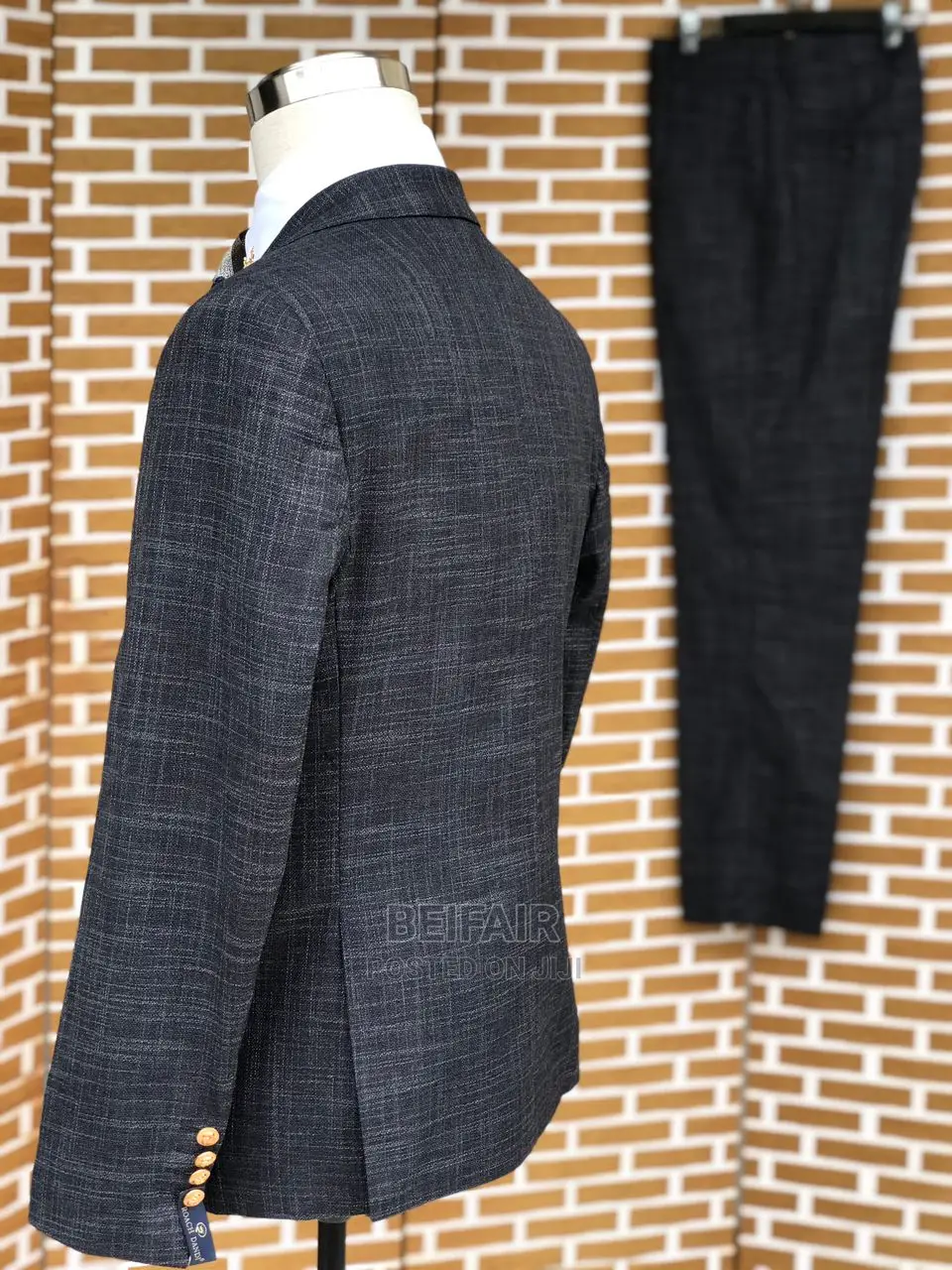 Men's Suits/ Suti Za Kiume