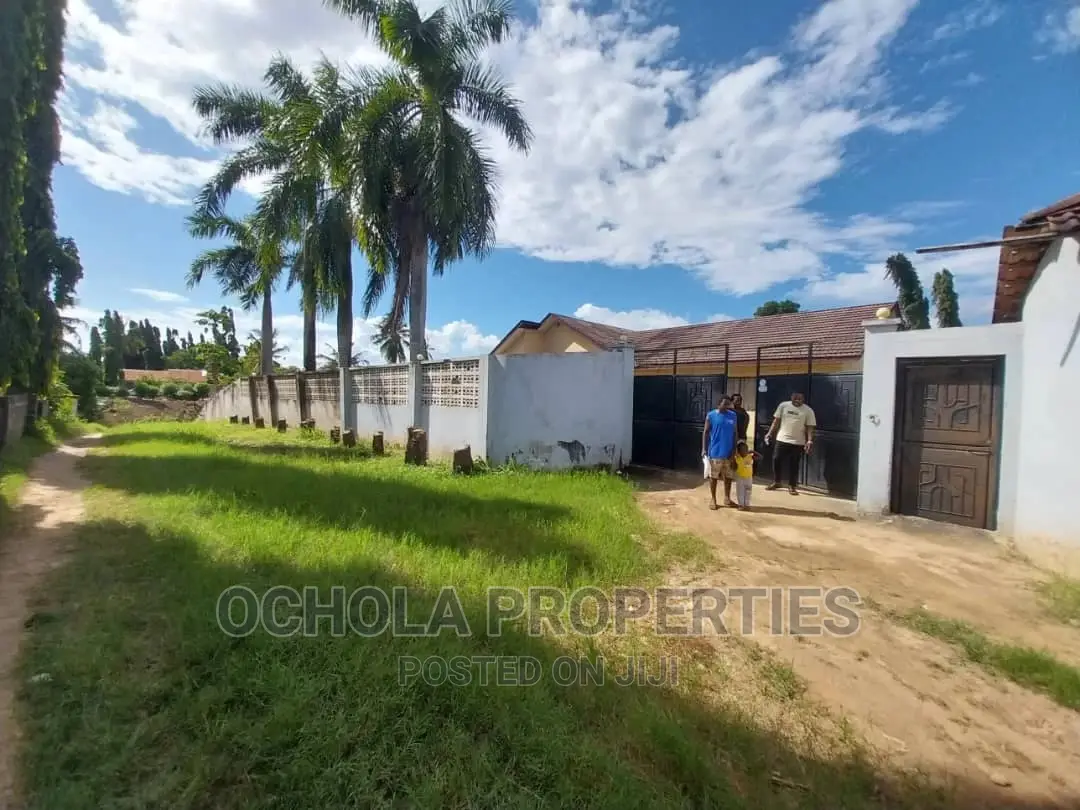 5bdrm House in Ukonga for Sale