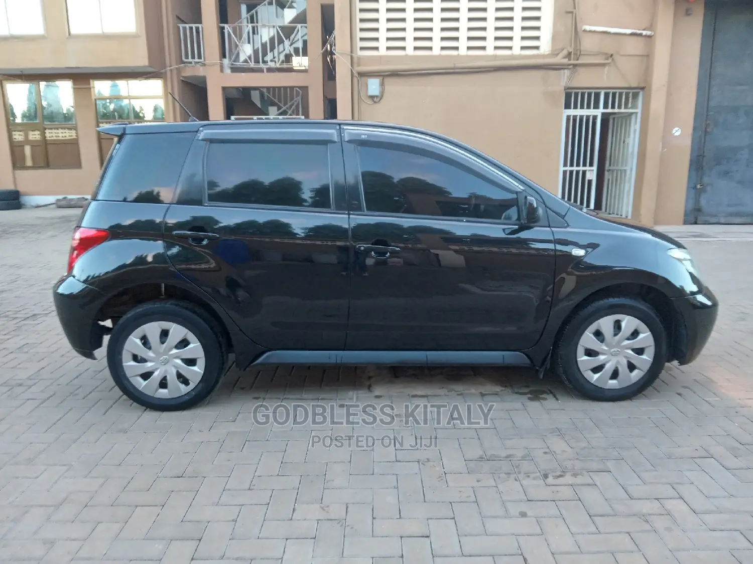 Toyota IST 2003 Black