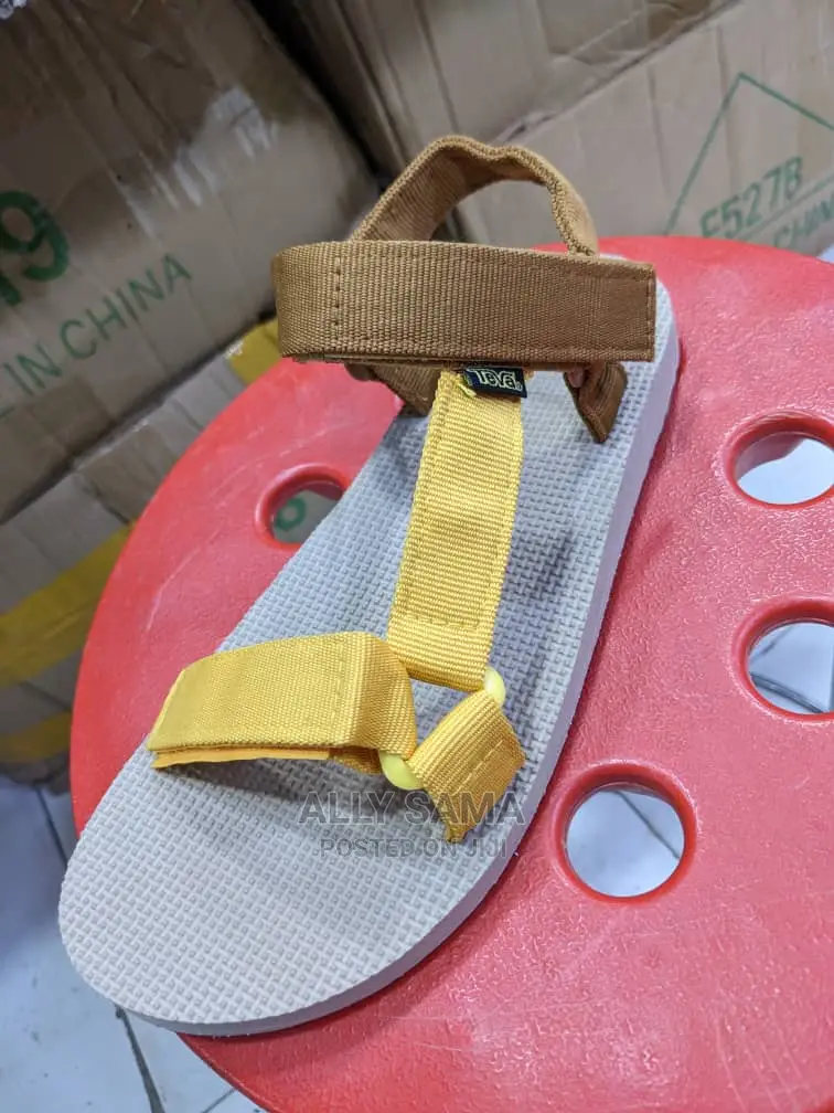 Unisex Teva Brown