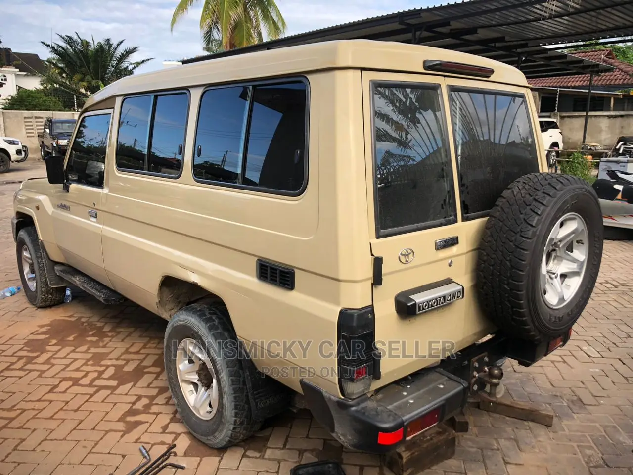 Toyota Land Cruiser 2010 Beige