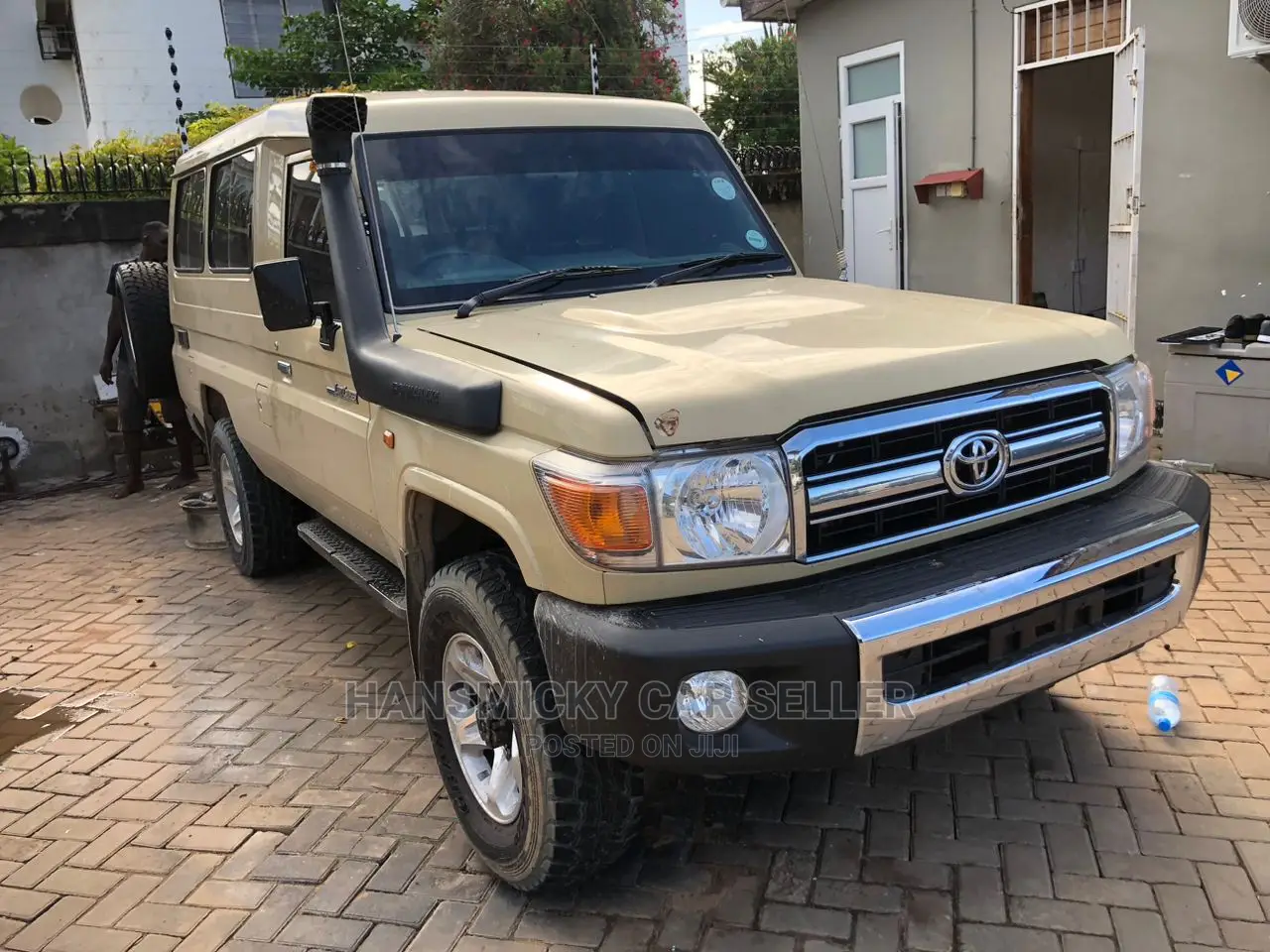 Toyota Land Cruiser 2010 Beige