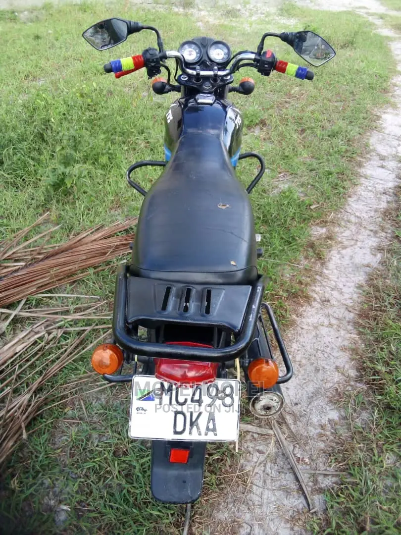 TVS Neo NX 2022 Yellow