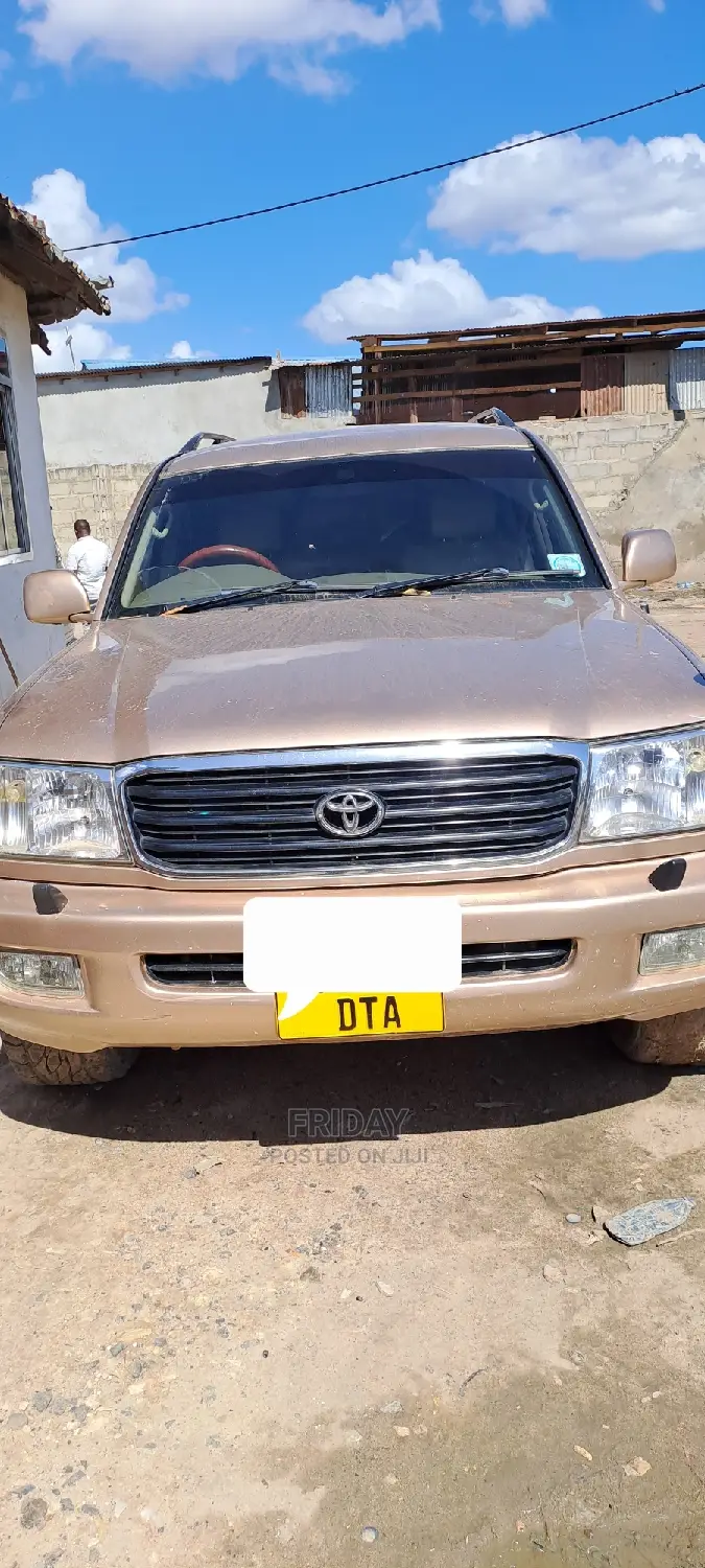 Toyota Land Cruiser 100 VX 4.2 4x4 2005 Gold