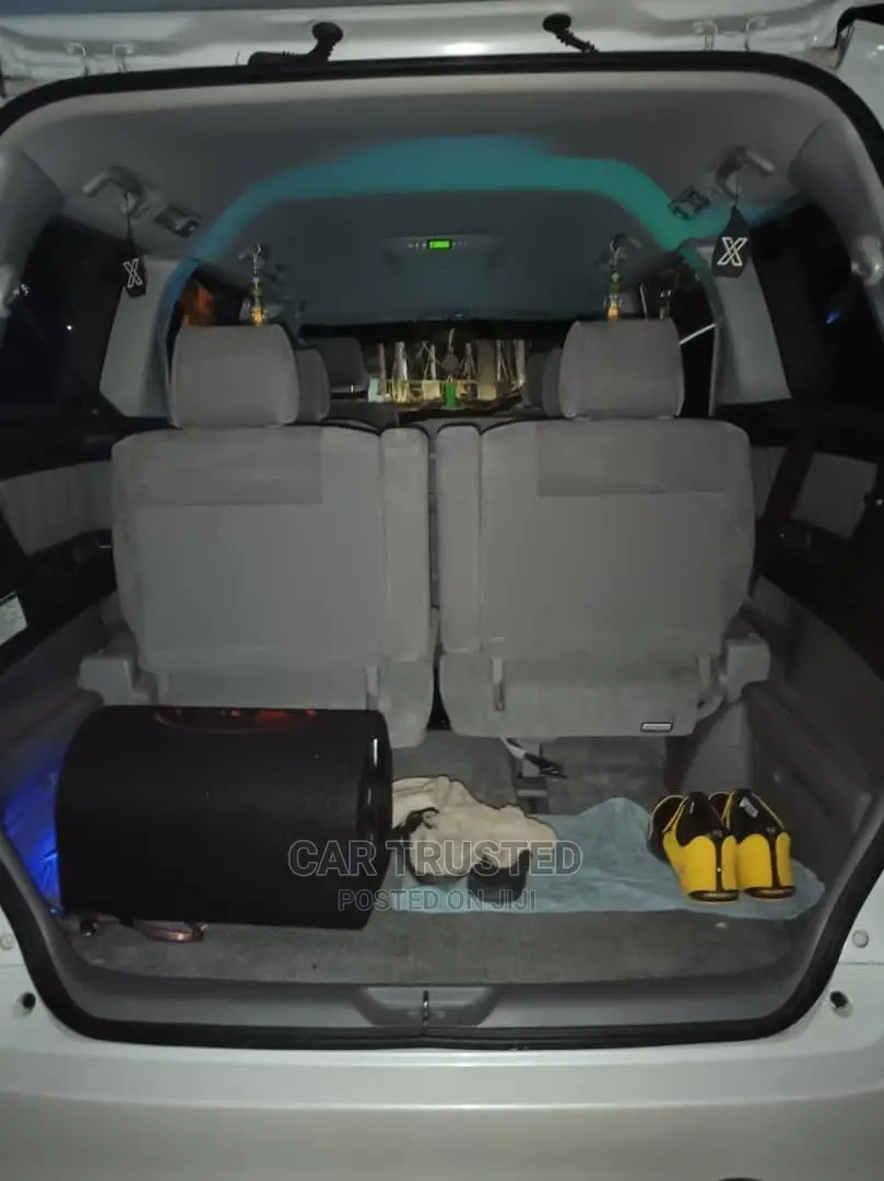 Toyota Alphard 2006 White