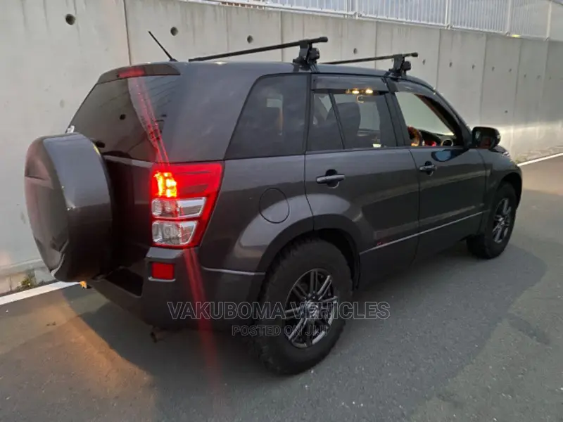 Suzuki Escudo 2011 Gray