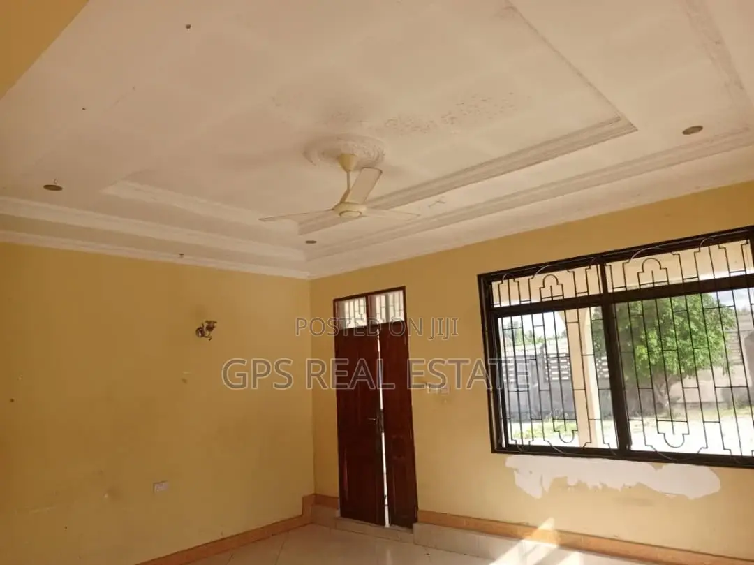 3bdrm House in Mikwambe, Kigamboni for Sale