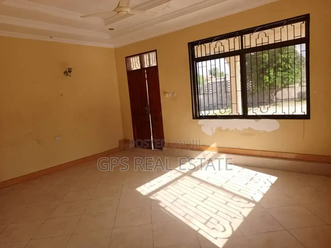 3bdrm House in Mikwambe, Kigamboni for Sale
