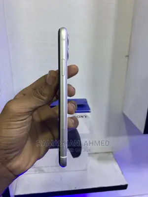 Apple iPhone 11 64 GB White