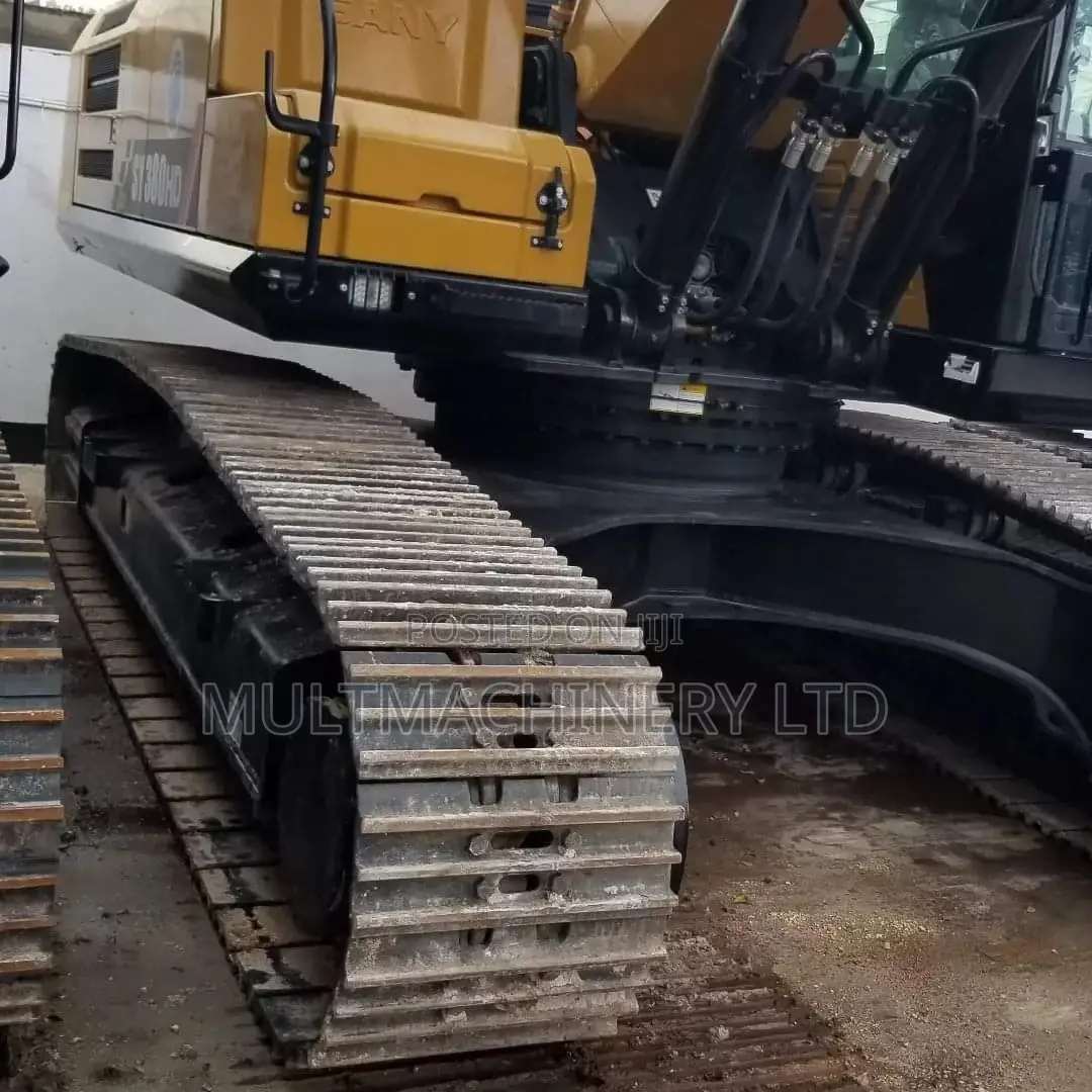 Komatsu PC 210