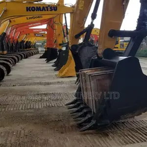 Komatsu PC 210