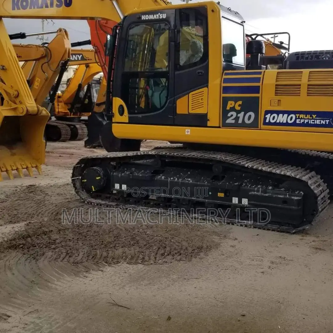 Komatsu PC 210