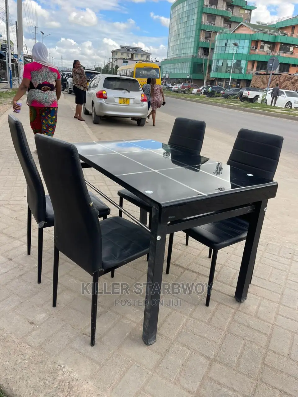 Dinninga Table Ya Kioo Viti 4