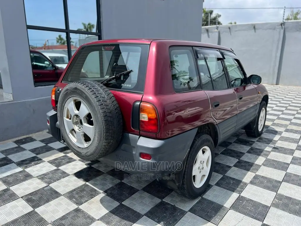 Toyota RAV4 Base 4x4 1999