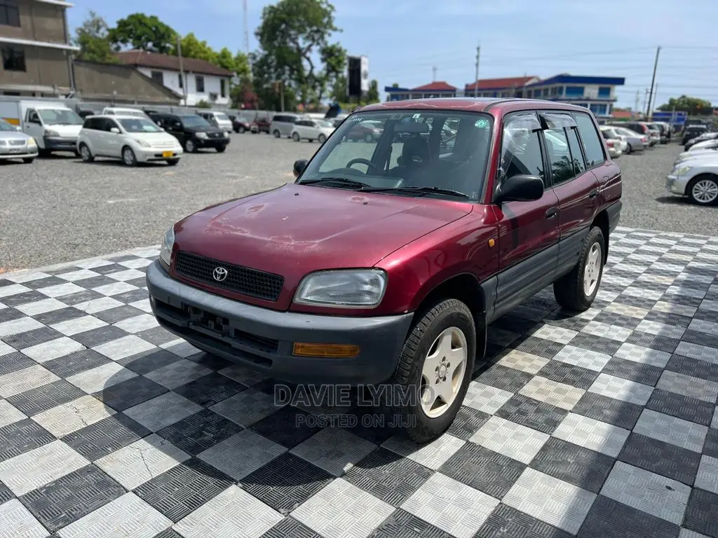 Toyota RAV4 Base 4x4 1999