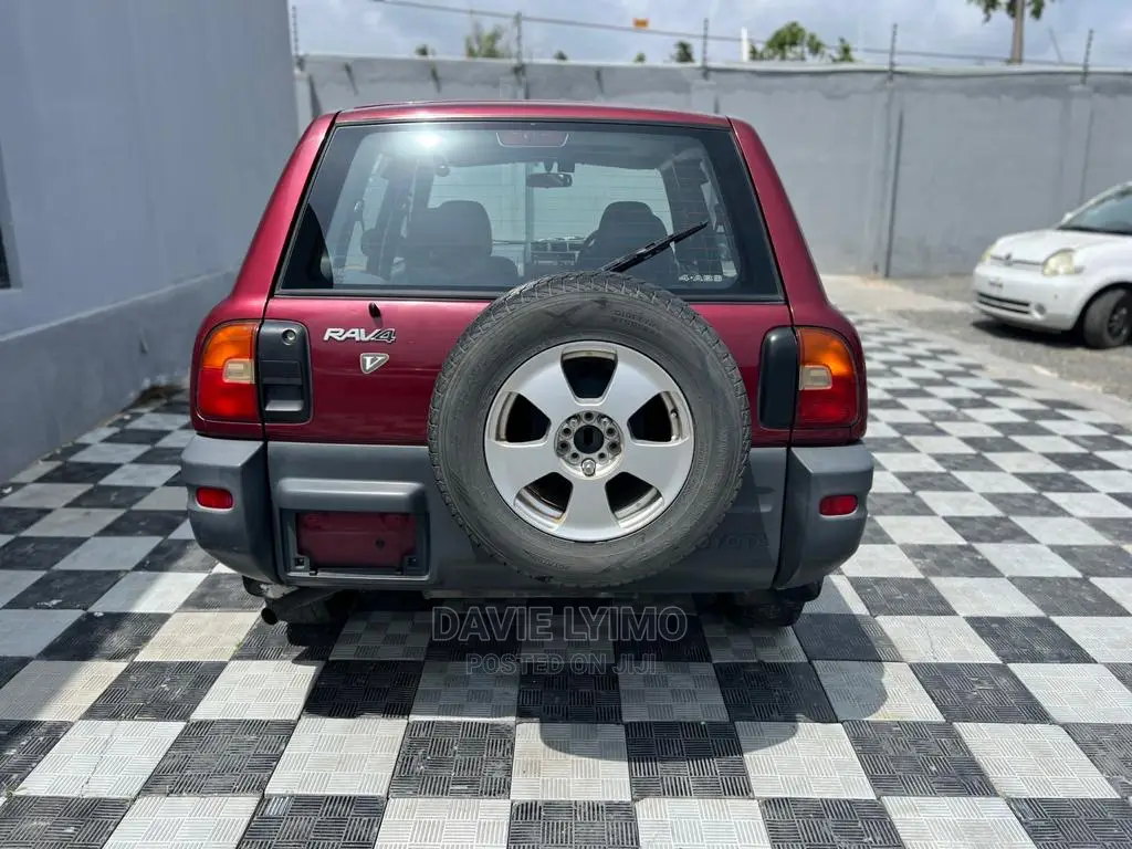 Toyota RAV4 Base 4x4 1999