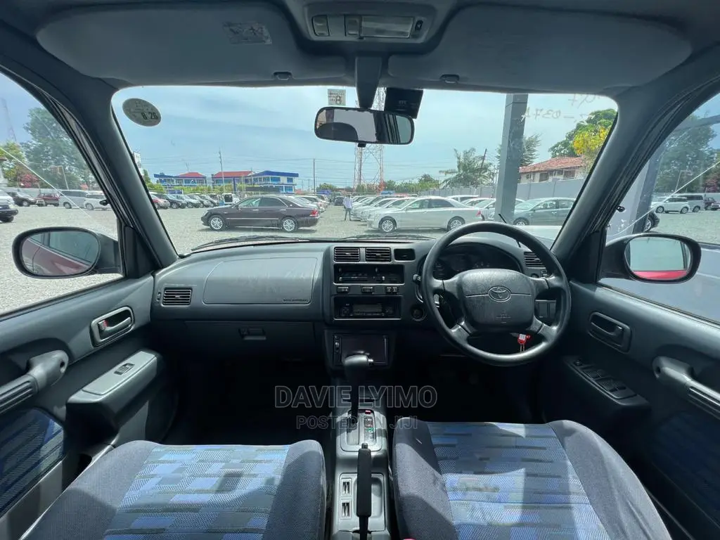 Toyota RAV4 Base 4x4 1999