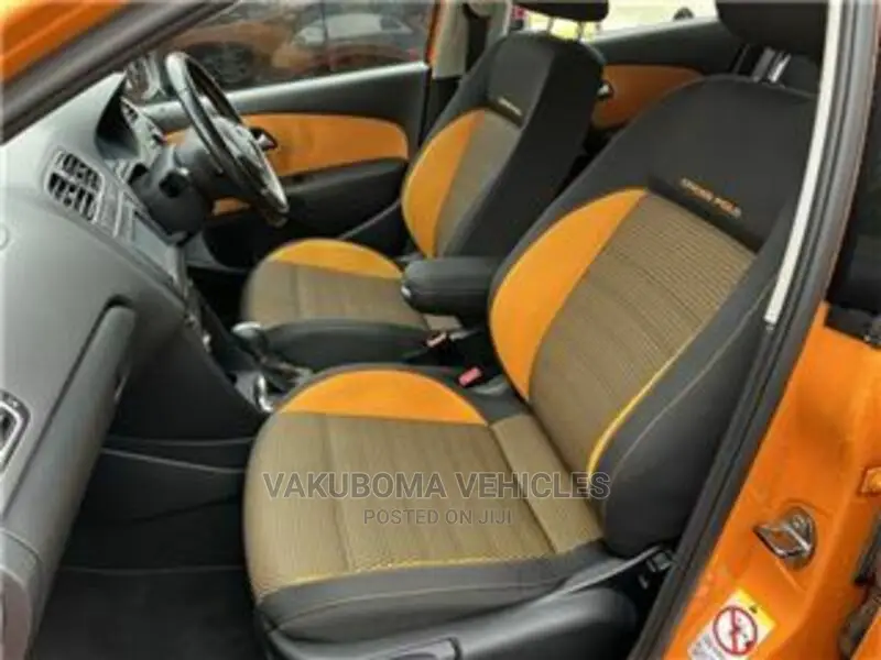 Volkswagen Polo 2010 Orange