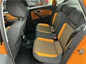 Volkswagen Polo 2010 Orange