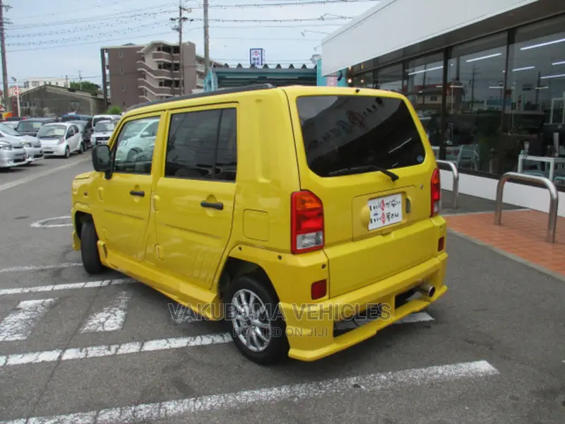 Daihatsu Mira 2003 Yellow