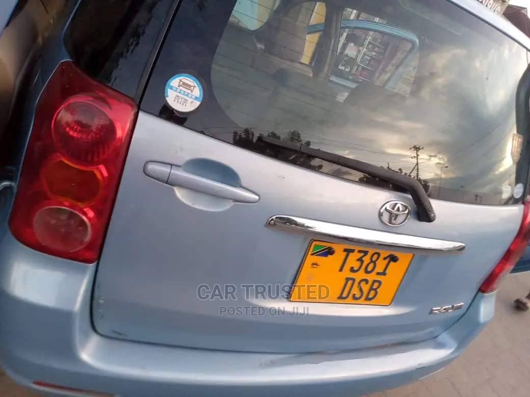 Toyota Raum 1.5 FWD 2005 Beige