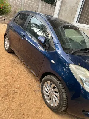 Toyota Vitz 1.0 FWD 5dr 2005 Blue