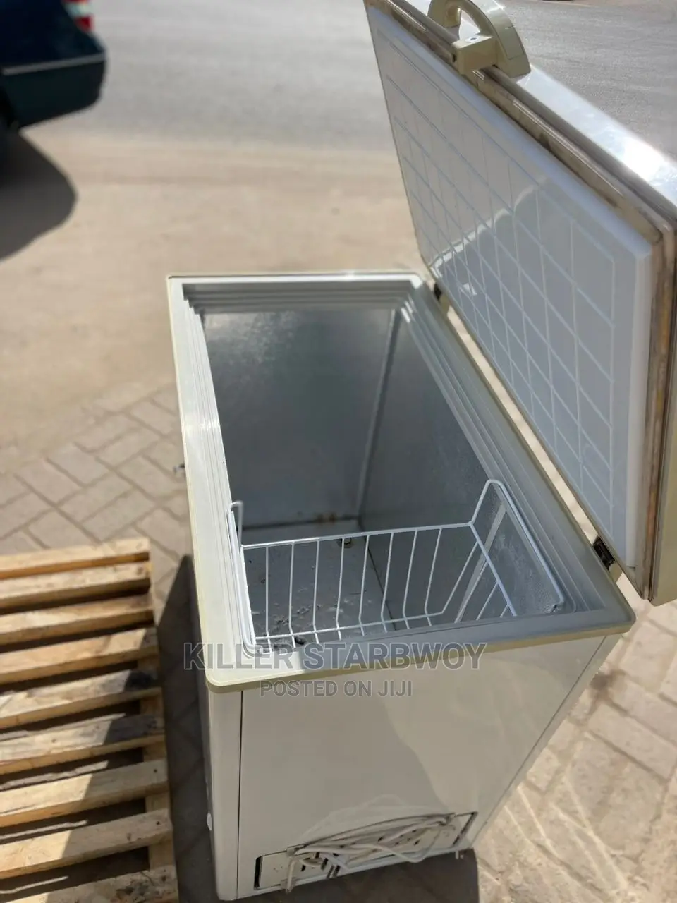 Freezer Kampuni Ya Logic Lita 235