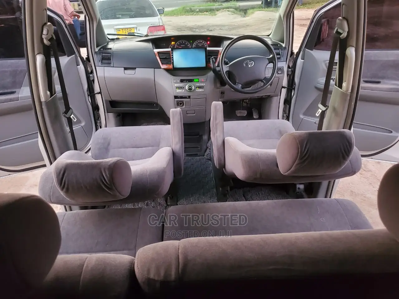 Toyota Noah 2.0 FWD (8 Seater) 2005 Silver