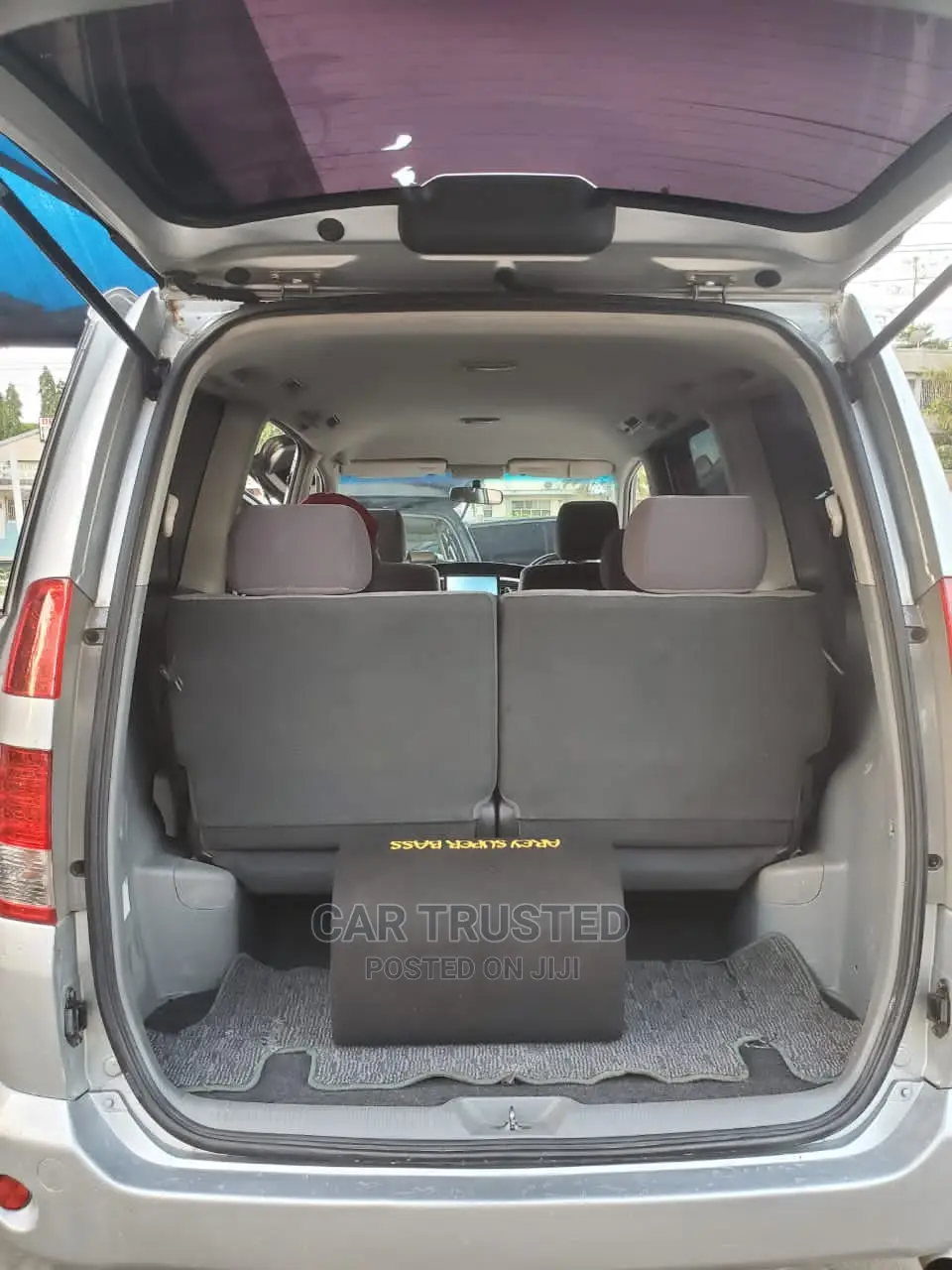 Toyota Noah 2.0 FWD (8 Seater) 2005 Silver