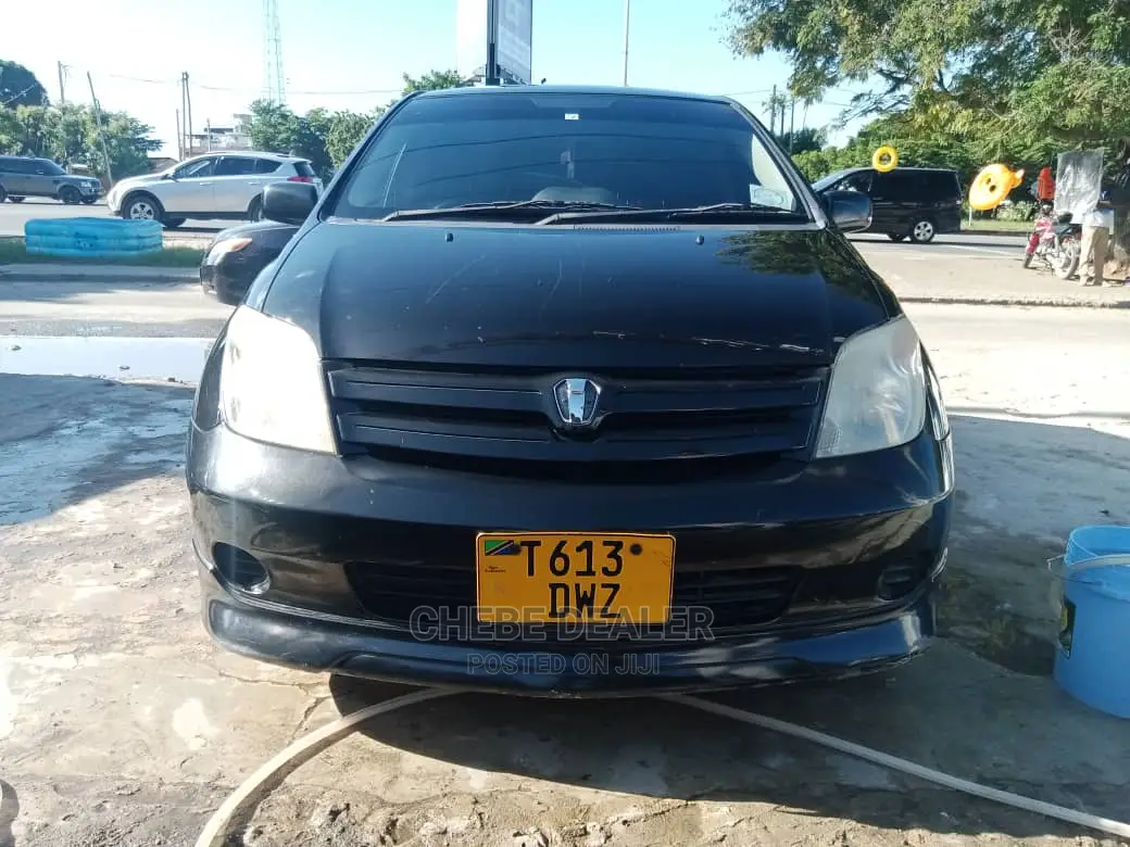 Toyota IST 2004 Black