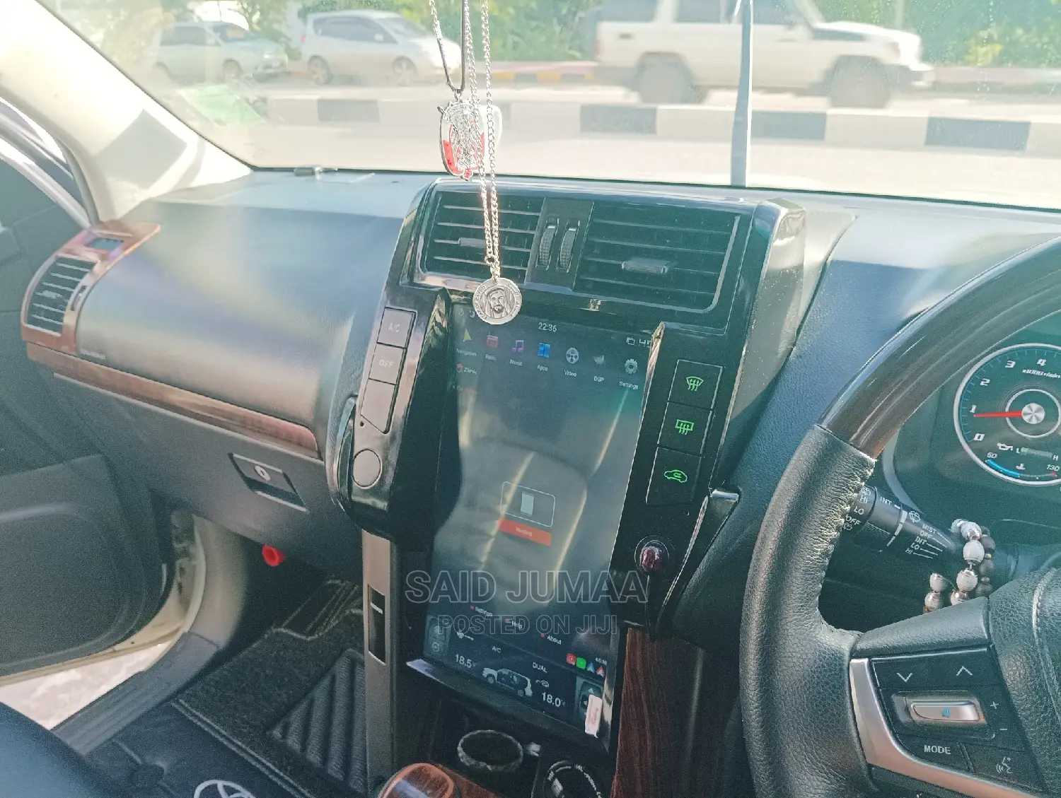 Lexus LS 2011 Pearl