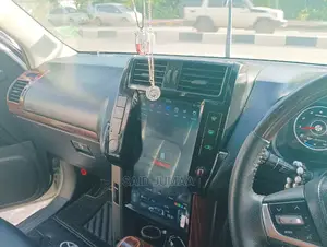 Lexus LS 2011 Pearl