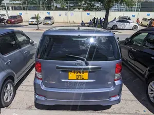 Toyota Corolla Rumion Hatchback 1.5 FWD 2010 Gray
