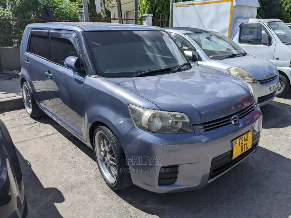 Toyota Corolla Rumion Hatchback 1.5 FWD 2010 Gray