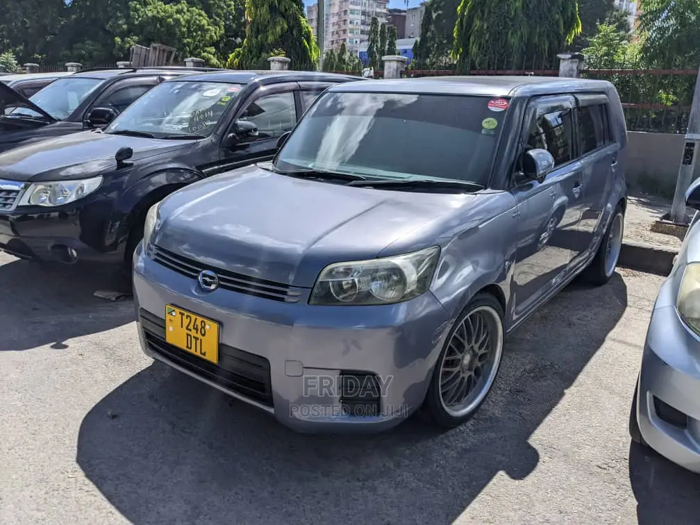 Toyota Corolla Rumion Hatchback 1.5 FWD 2010 Gray