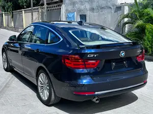 BMW 320i 2015 Black