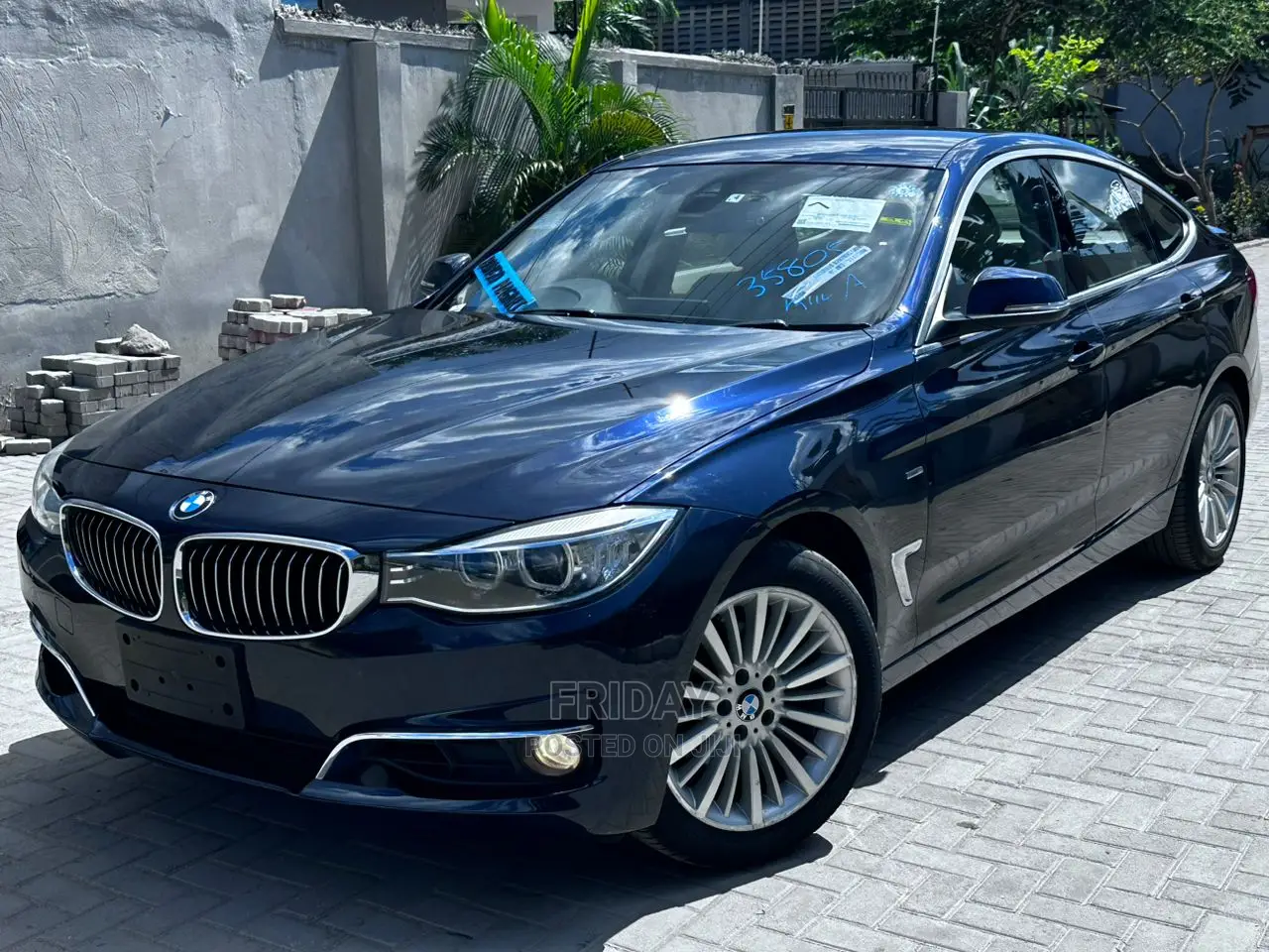 BMW 320i 2015 Black