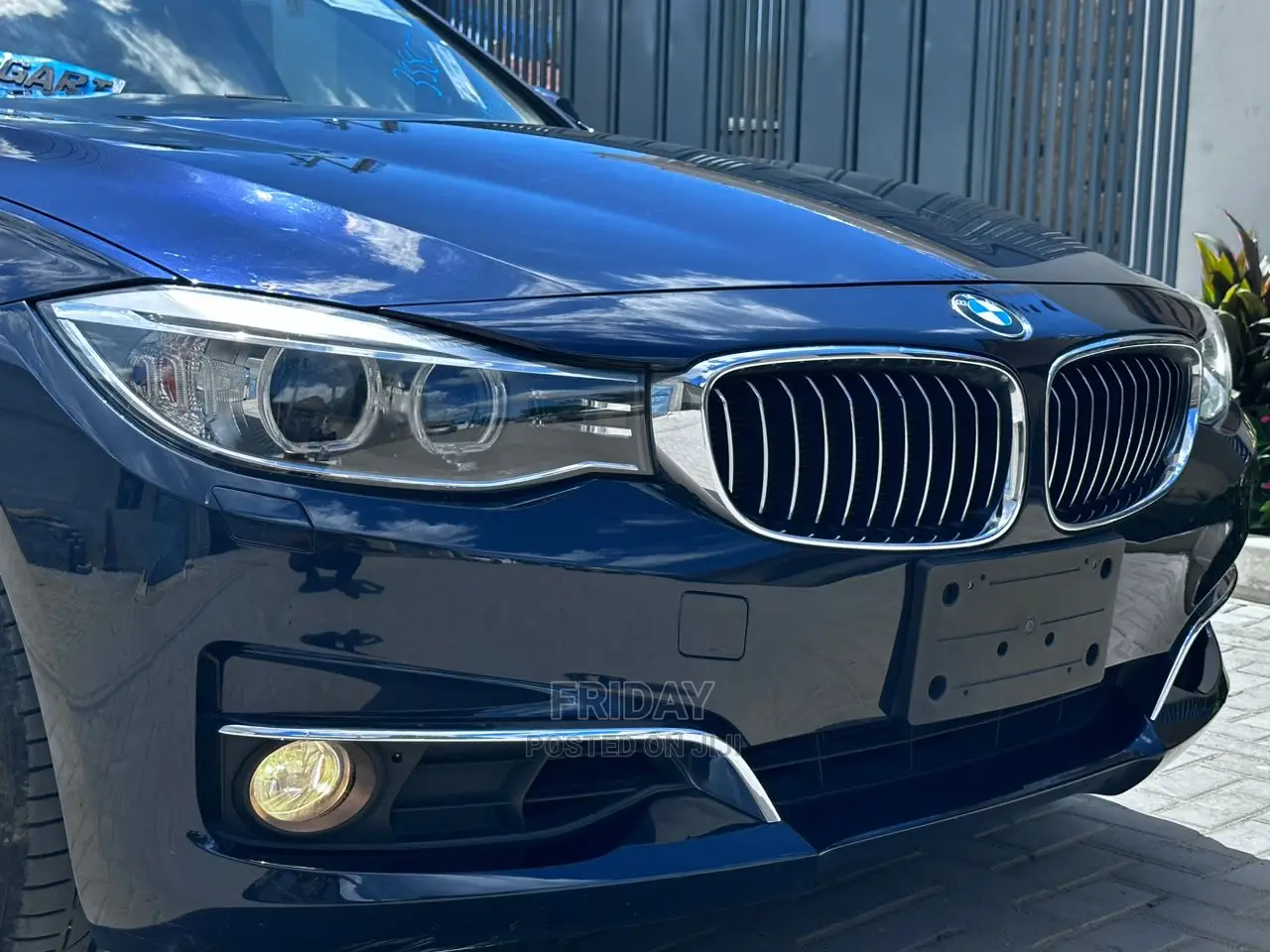 BMW 320i 2015 Black