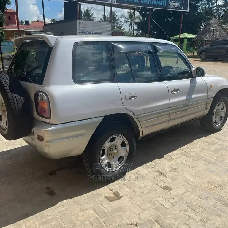 Toyota RAV4 1.8 2004 Silver